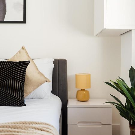 Stunning & Stylish 2 Bed Flat In West London Apartment Exterior photo